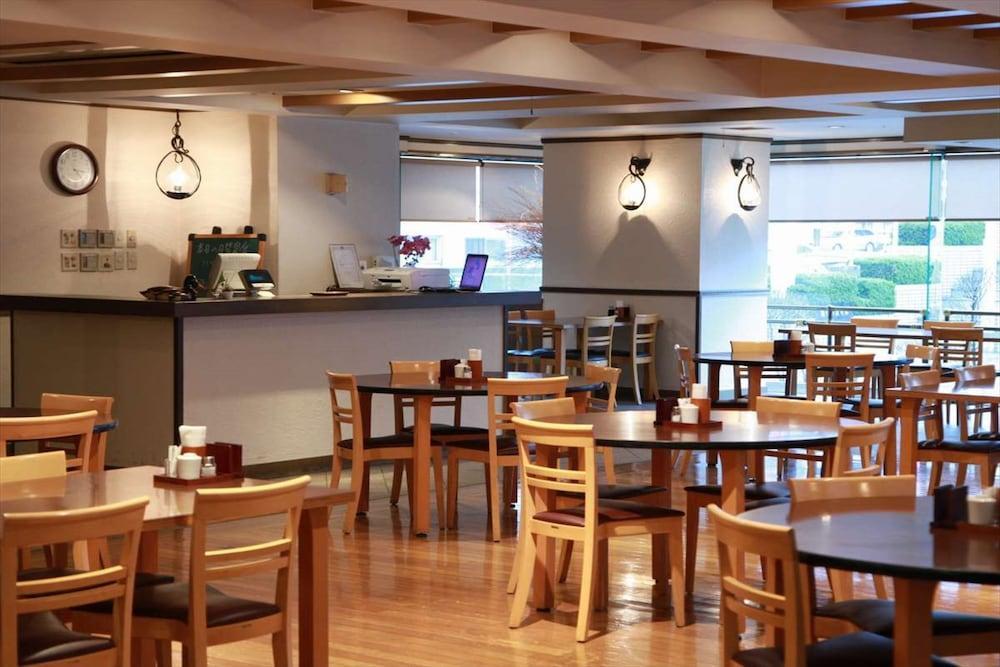 סואיטה Gr Hotel Esaka מראה חיצוני תמונה