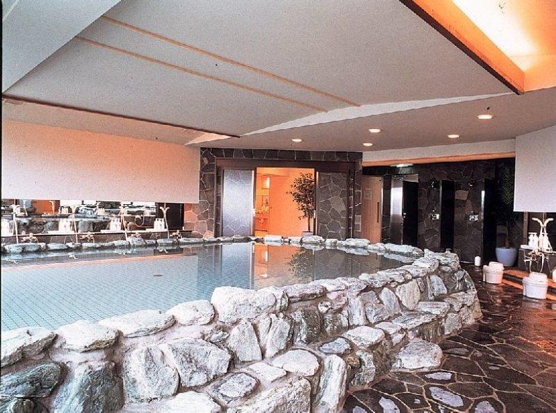 סואיטה Gr Hotel Esaka מראה חיצוני תמונה