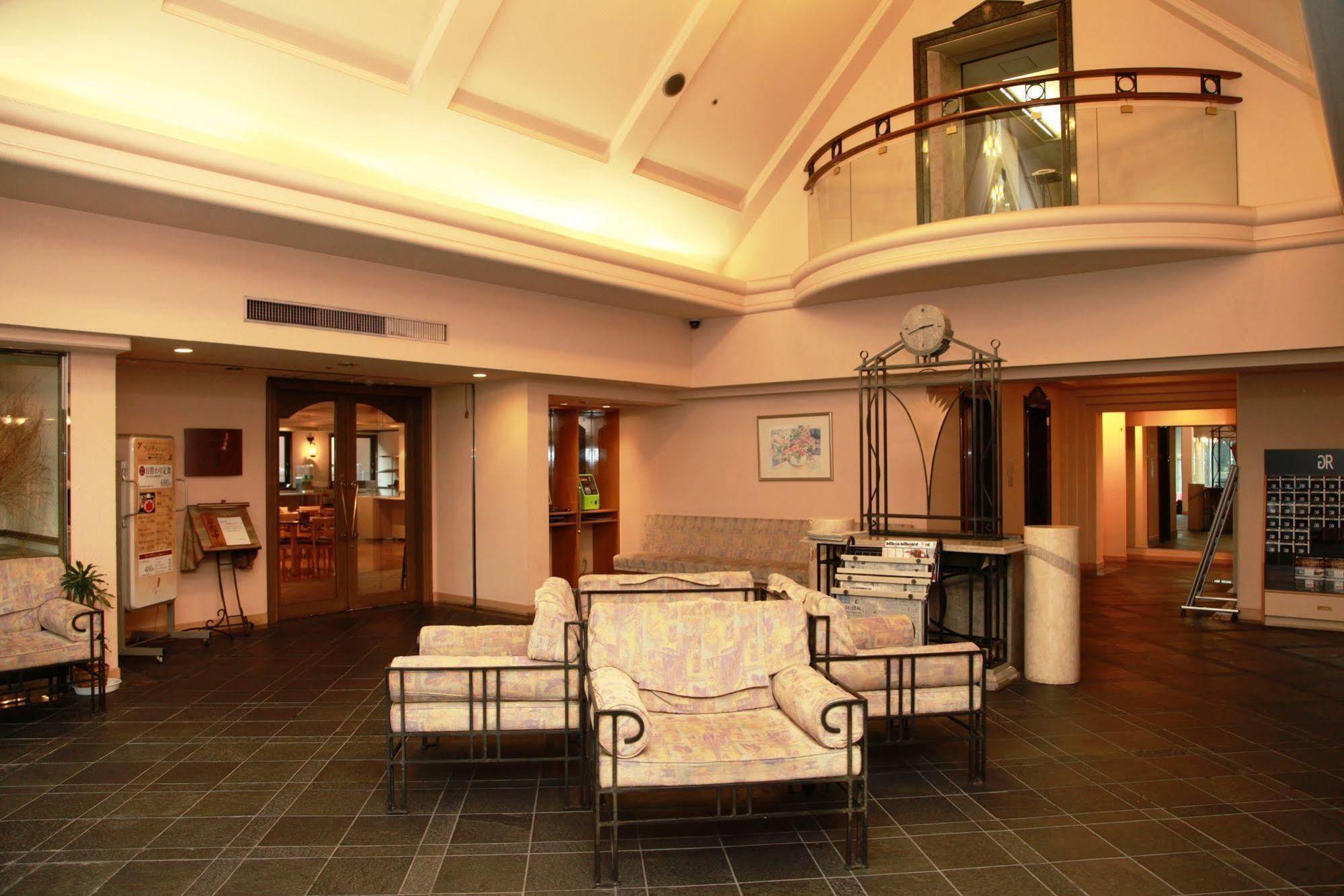 סואיטה Gr Hotel Esaka מראה חיצוני תמונה