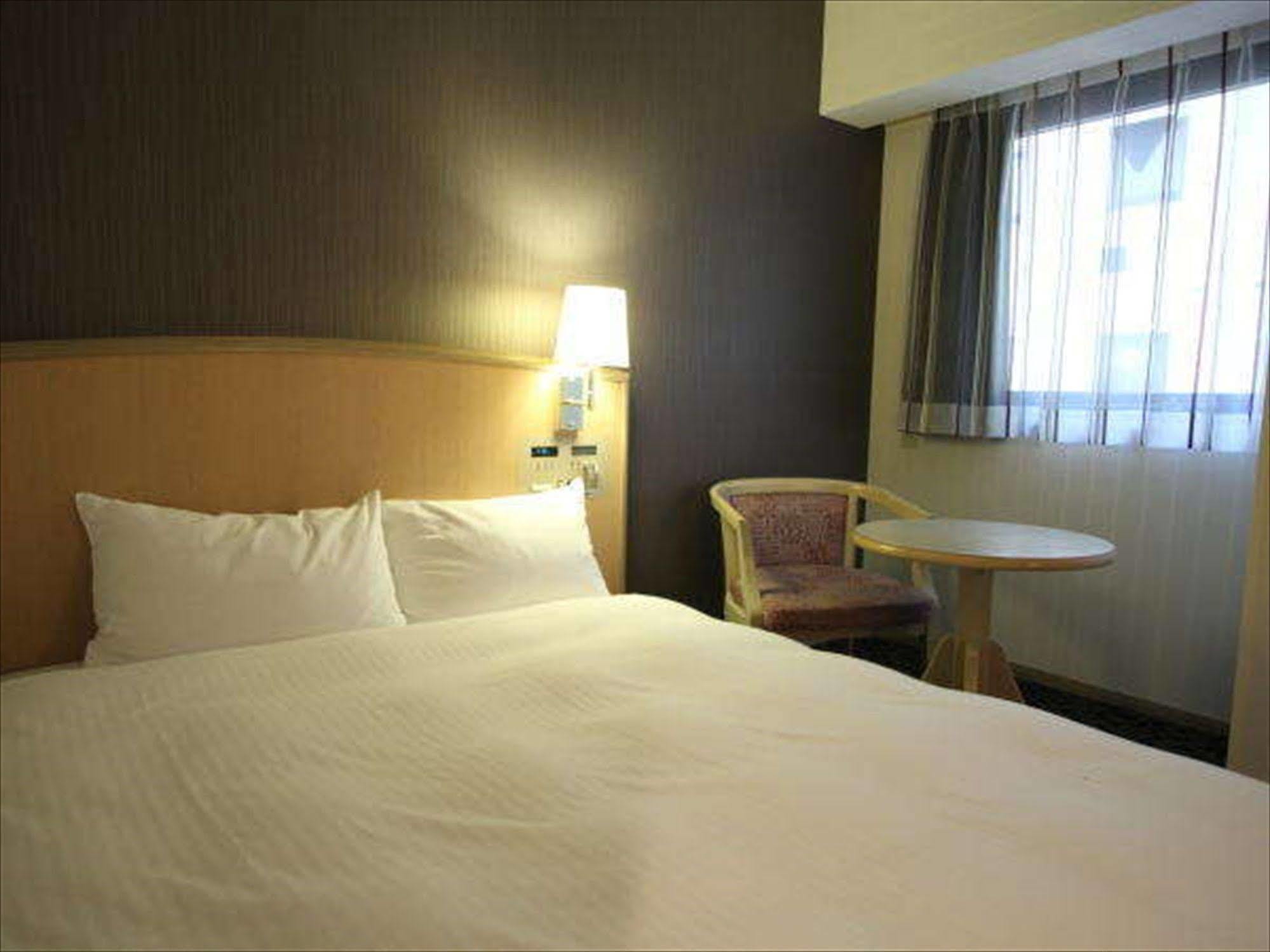 סואיטה Gr Hotel Esaka מראה חיצוני תמונה
