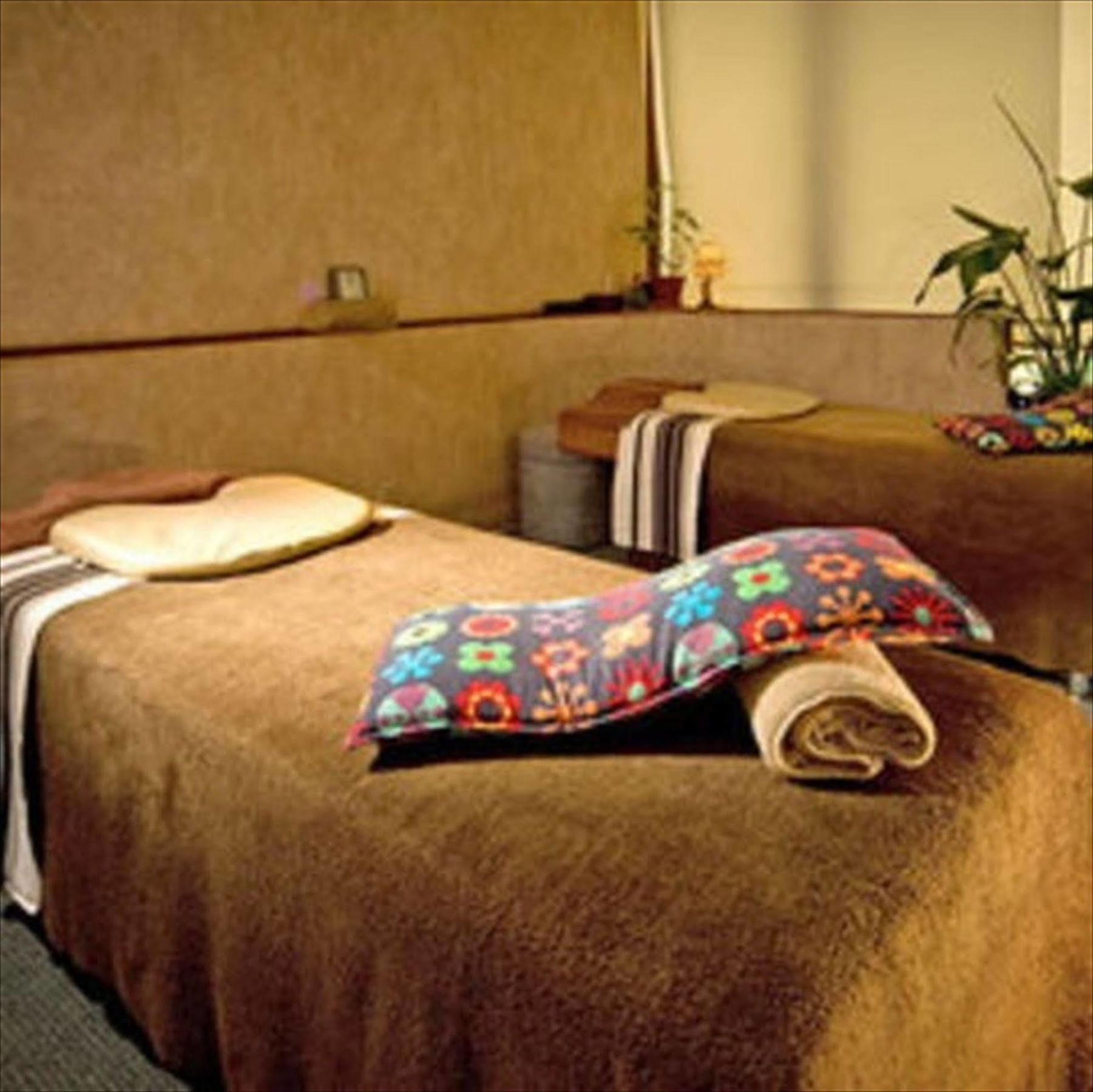 סואיטה Gr Hotel Esaka מראה חיצוני תמונה