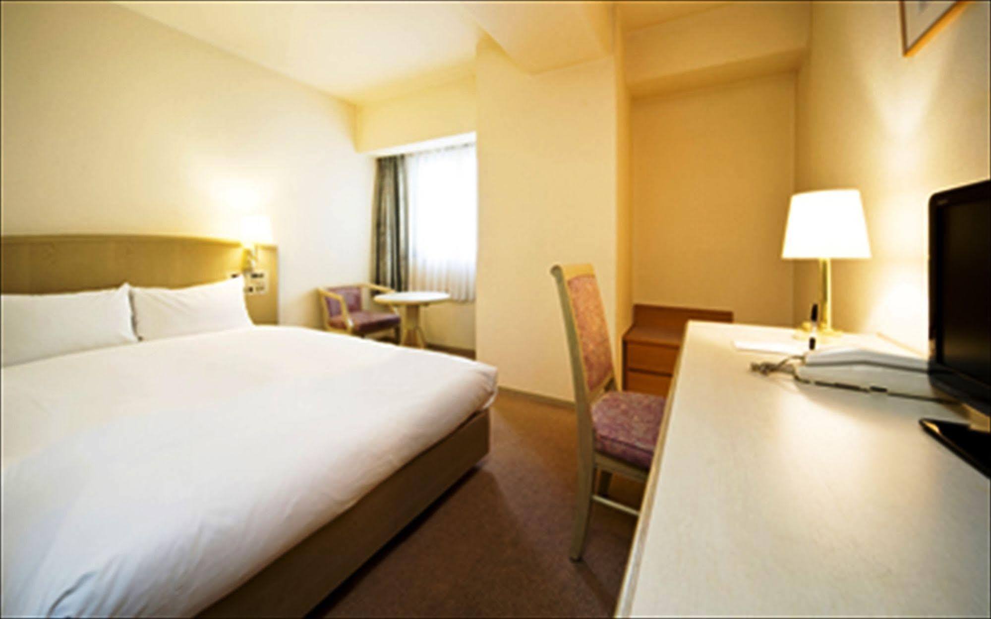 סואיטה Gr Hotel Esaka מראה חיצוני תמונה